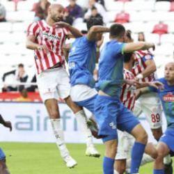 Süper Lig'in eski yıldızı şimdilerde 3. Lig'de: Ayda 2 bin Sterlin kazanıyor