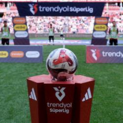 Taraftarlara müjde! Süper Lig maçının biletleri ücretsiz