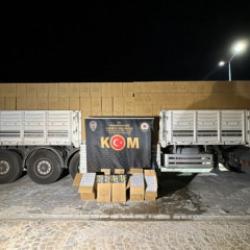 TIR'ın dorsesinden 9 milyon 800 bin makaron çıktı