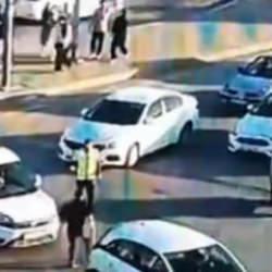 Trafikte polise sopayla saldıran şahıs tutuklandı