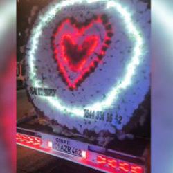Trafikte sevgilisine yaptığı doğum günü sürprizi, pahalıya patladı!