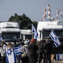 Yardım tırları Gazze'ye gidiyordu! İsrailli işgalciler önlerini kesti! 
