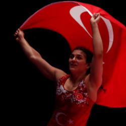 10-0'lık ezici üstünlük! Milli sporcu 3. kez dünya şampiyonu