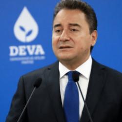 AK Parti'ye döner misiniz? sorusuna Babacan'dan yanıt