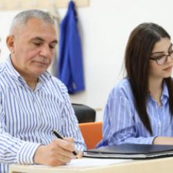 Aksaray&rsquo;da 58 yaşındaki dede ile 18 yaşındaki torunu, aynı &uuml;niversitede