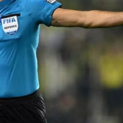 Avrupa devinden Türk hakeme tepki! Milli yıldıza bir ilki yaşattı
