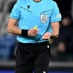 Avrupa devinden Türk hakeme tepki! Milli yıldıza bir ilki yaşattı