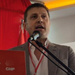 CHP'nin il kongresinde büyük kriz: Belediye başkanı 'Kovun beni partiden' diyerek gitti!