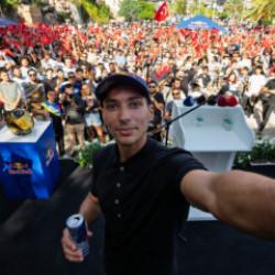 Dünya şampiyonu Toprak Razgatlıoğlu, Alanya’da coşkuyla karşılandı