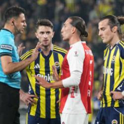Fenerbahçe-Karagümrük maçındaki penaltı ve kırmızı kart kararları doğru mu? Trio açıkladı