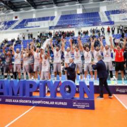 Fenerbahçe'yi yenerek kupayı kazandılar