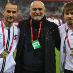 Hikmet Karaman'dan olay sözler: 'Fenerbahçe taraftarı bilsin bunu'