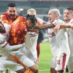 Galatasaray'ın yıldızından ayrılık iddialarına yanıt: Alman basınına konuştu