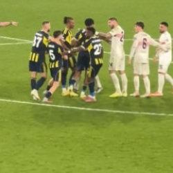 İsmail Yüksek ve Deniz Undav arasında gerginlik! İsmail'in cevabı gündem oldu