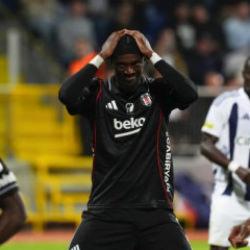Kartal karalar bağladı! Kasımpaşa engelini geçemedi