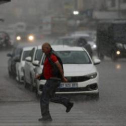 Meteoroloji'den kuvvetli sağanak uyarısı: 7 il için sarı uyarı verildi