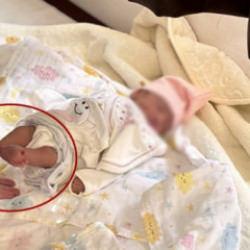 Elsiz ve ayaksız doğacaktı! Anne karnında müdahale