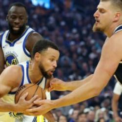 NBA'de enfes maç! Curry, Jokicli Denver'ı uzatmada yıktı
