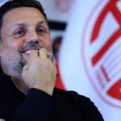 Süper Lig ekibinin yeni hocası eski şampiyonu gözüne kestirdi!