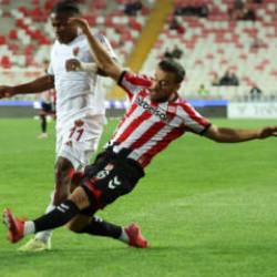 Süper Lig'in 2 efsanesi 1. Lig'de kapıştı! 1 puan 90+2'de geldi