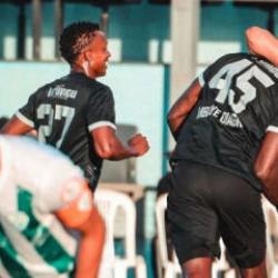 Süper Lig'in tarihine geçen forvet gol krallığına koşuyor!
