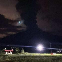 Filipinler'de yanardağ patladı! İkinci seviye alarm verildi