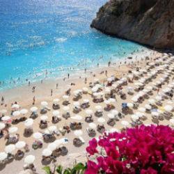 64 milyar dolar turizm gelirine ulaşılması bekleniyor!