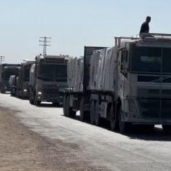 Gazze'ye yardımlar kısıtlı da olsa giriyor