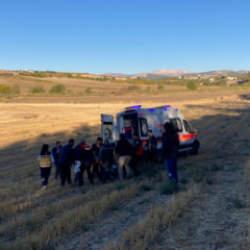 Adıyaman'da iki otomobilin &ccedil;arpıştığı kazada 1'i polis 2 kişi yaralandı