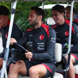 Avrupa'yı sallayan milli yıldız gözyaşları içinde oyundan çıktı