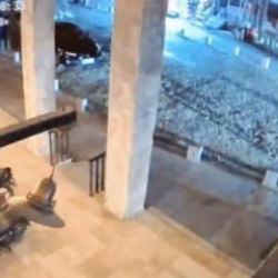 Balıkesir’deki 6,1’lik deprem anları kameralara yansıdı