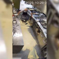 Çin'de korkunç kaza: Kaynar çorba aşçıyı böyle haşladı