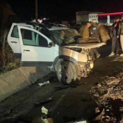 Cip ile otomobil &ccedil;arpıştı: Karı koca &ouml;ld&uuml;, yaralılar var!