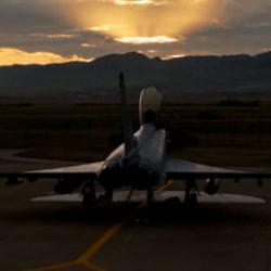 Eurofighter savaş uçaklarını Türk hava sahasında F-16'lar karşıladı