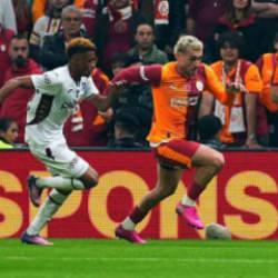 Fenerbahçeli eski futbolcudan Barış Alper'e destek!