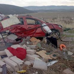 Fırtına ve hortum! Baba &ouml;ld&uuml;, 3 &ccedil;ocuğu yaralı