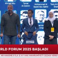 Gazze'de giydiği &ccedil;elik yeleği Başkan Erdoğan'a takdim etti!