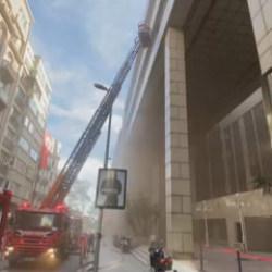 İstanbul'da iş merkezinde yangın