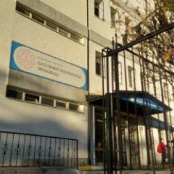 Okul &ccedil;ıkışı izdiham: 23 &ouml;ğrenci hastaneye kaldırıldı