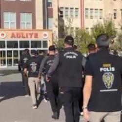 Sahte alışveriş siteleriyle 60 milyon TL'lik vurgun: 9 şüpheli tutuklandı