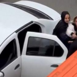 Sultanbeyli'de aracın &ouml;n&uuml;n&uuml; kesip kadın s&uuml;r&uuml;c&uuml;y&uuml; darbetti