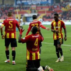 Süper Lig'de gol düellosundan Kayserispor çıktı