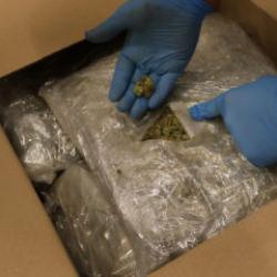 Ticaret Bakanlığı duyurdu: İki g&uuml;mr&uuml;k kapısında peş peşe operasyon! 