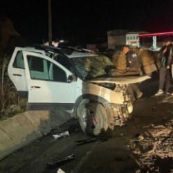 Uşak'ta cip ile otomobil &ccedil;arpıştı: 2 &ouml;l&uuml;, 3 yaralı