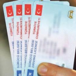 Yeni ehliyet yenileme &uuml;creti ne kadar oldu? S&uuml;re&ccedil; nasıl olacak?