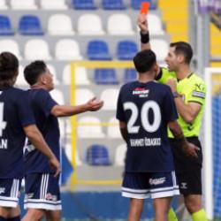 1. Lig maçı nefesleri kesti! 9 kişiyle kazandılar