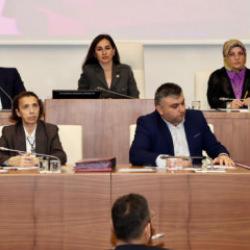 Belediyede sert tartışma! Özlem Vural Gürzel: AK Parti'ye geçişim tamamen gönülden