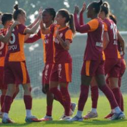 Derbide ağır hezimet! Galatasaray, Beşiktaş'ı 5 golle yıktı