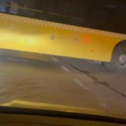 D&ouml;n&uuml;ş yapmak isteyen İETT yolda sıkıştı