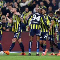Kadıköy'de 6 gollü düellodan Fenerbahçe çıktı!